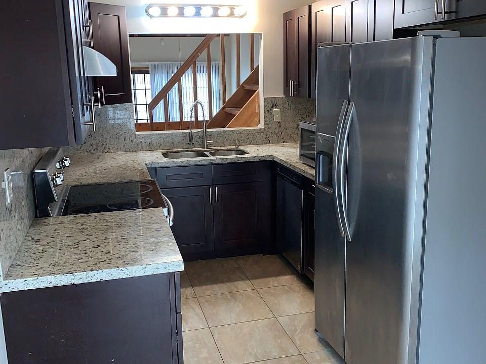 1st image of 406 SE 7th St