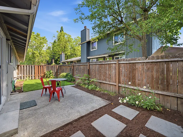 8002-8004 SE 25th Ave — Photo 19