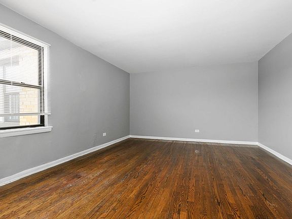 4th image of 7900 S Paxton Ave #3C