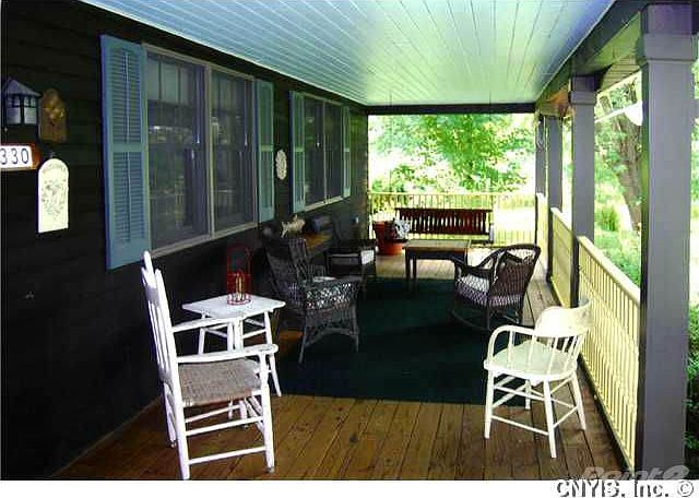 TOWNE RD FRONT PORCH