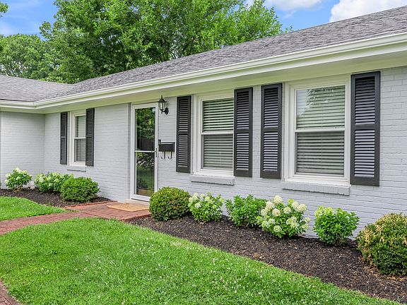 5th image of 253 Leawood Dr