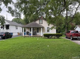 9060 Patrick Dr, Saint Louis, MO 63114