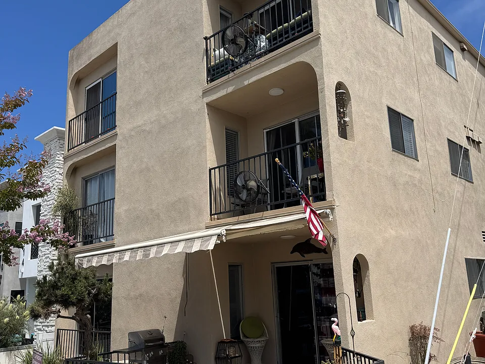 112 2nd St #4