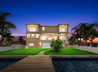 310 Bath Club Blvd N, North Redington Beach, FL 33708