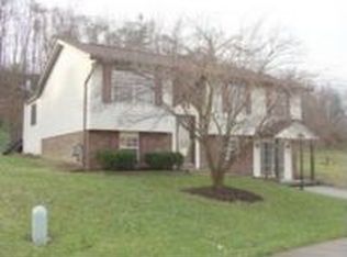 40 Delsandro Dr, Donora, PA 15033