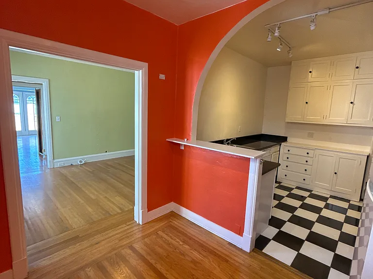 624 Beacon St #624 — Photo 7