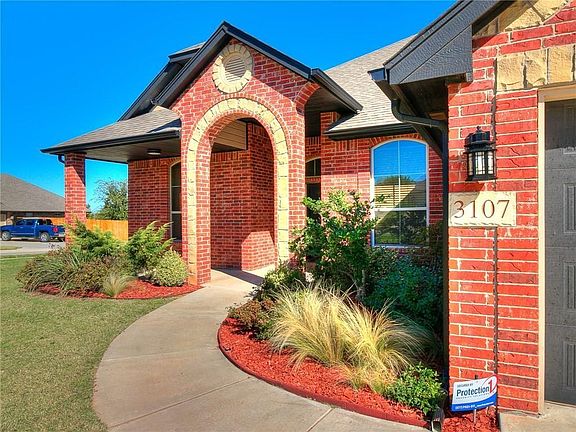 3rd image of 3107 Tara Ln