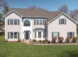 8 Yost Dr, Hillsborough, NJ 08844