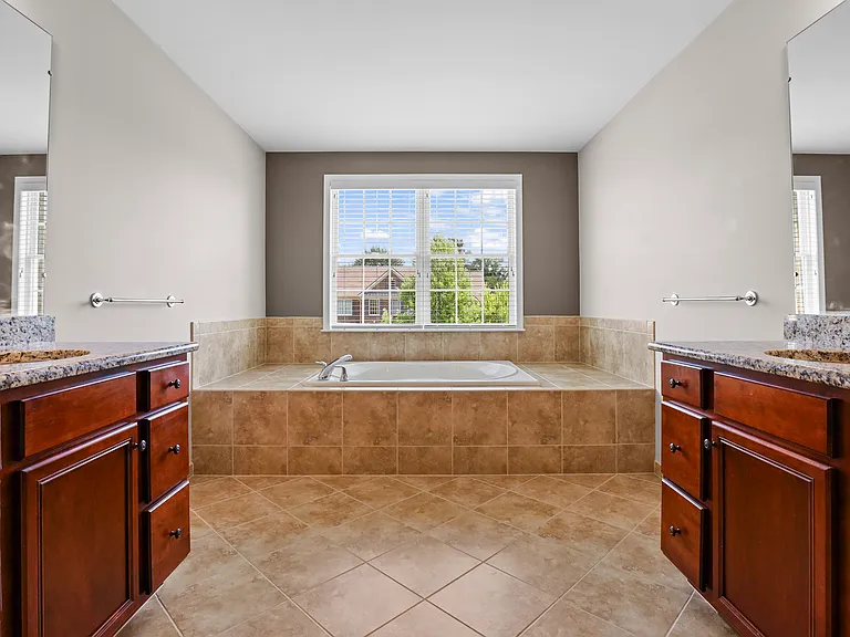 24303 Saybrook Ct — Photo 26
