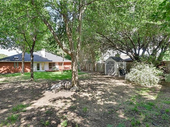 4th image of 1211 Eastfield Dr
