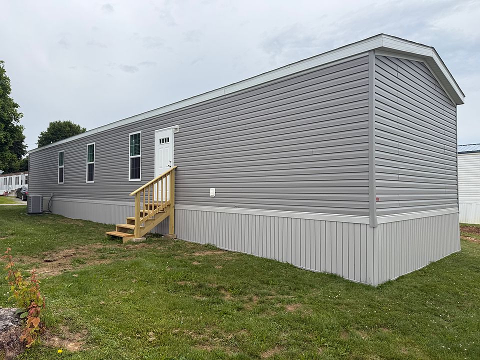 2nd image of 115 Hickory Ave #115