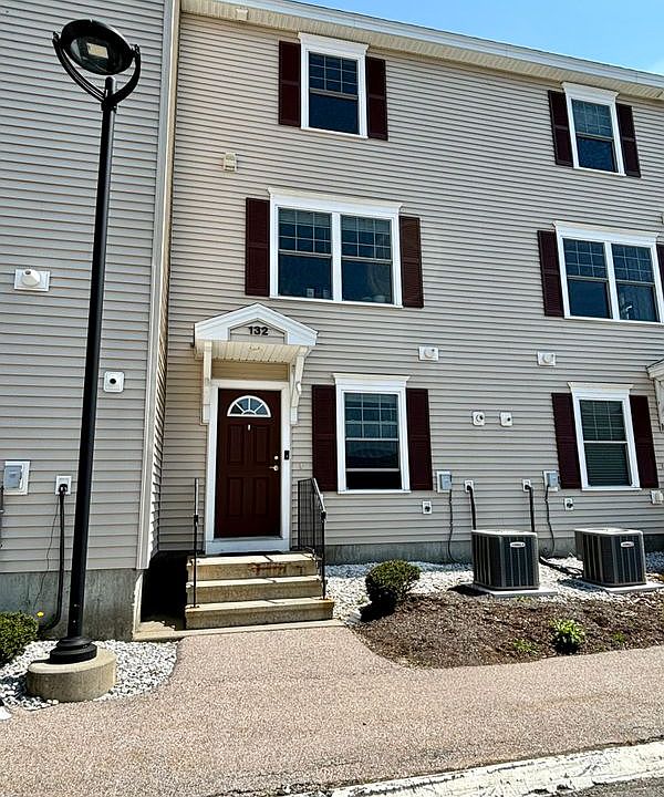 1st image of 132 Karatzas Ave