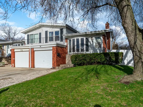 8945 Robin Dr #0, Des Plaines, IL 60016