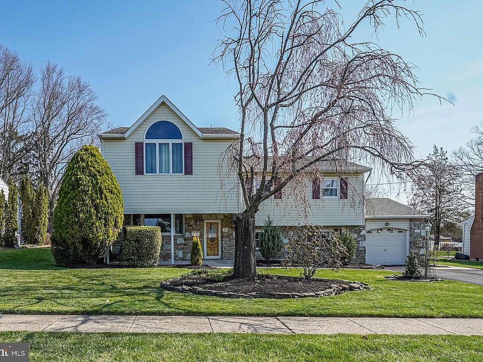 1st image of 159 Forrest Ave