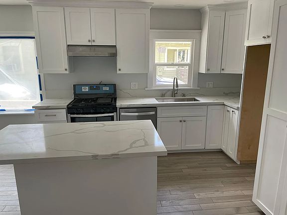 2nd image of 542 E E St