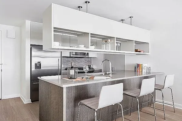 7 West 21st Street — Photo 1