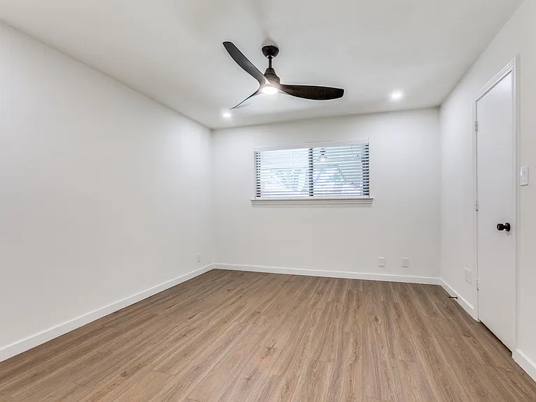 2822 Clear Springs Dr — Photo 16
