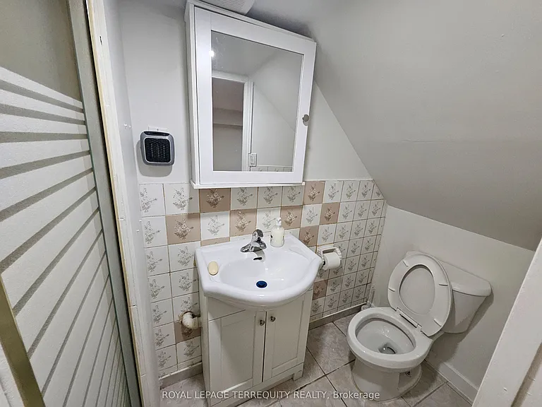 14 Hollis St — Photo 34