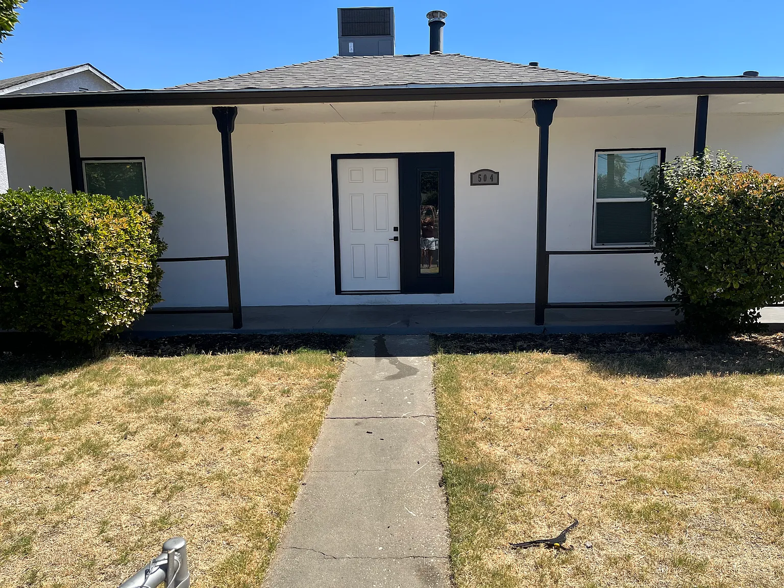 3 bed, 800 sqft, $2,000 — Photo 3