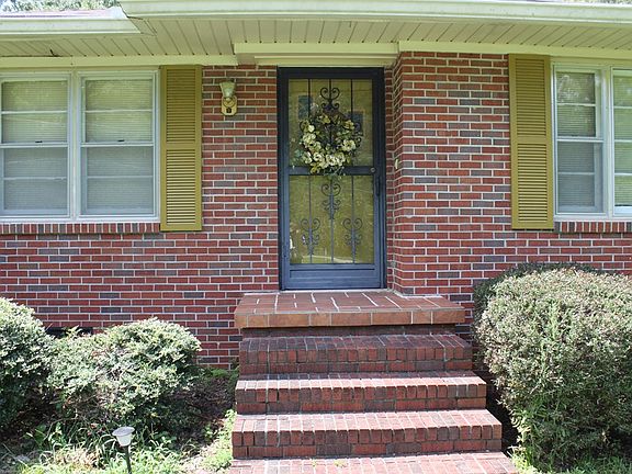 3rd image of 434 Parkman Dr