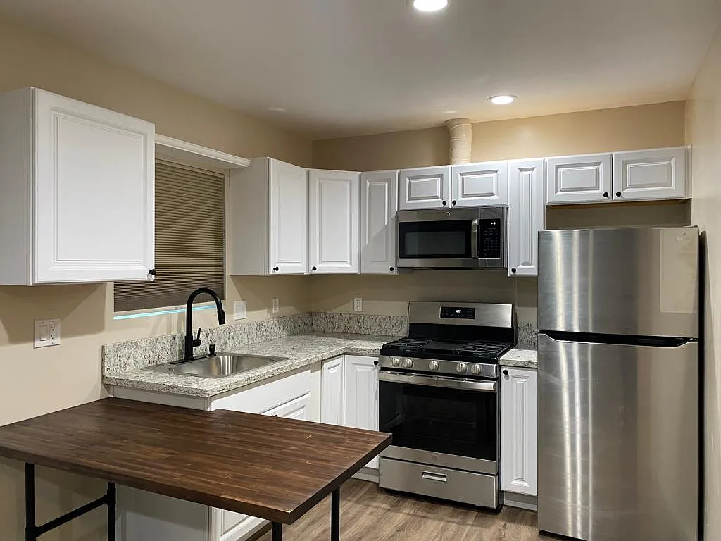 6505 White Oak Ave — Photo 4