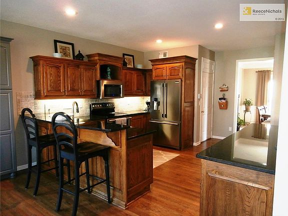 5th image of 7716 Breckenridge Ave