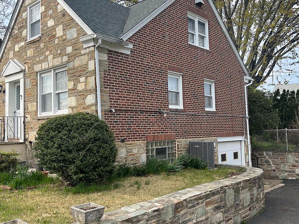2nd image of 2313 Stanwood St