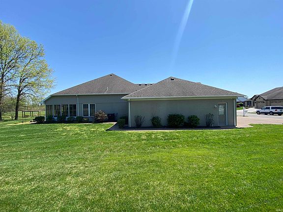3rd image of 2730 Thornhill Dr