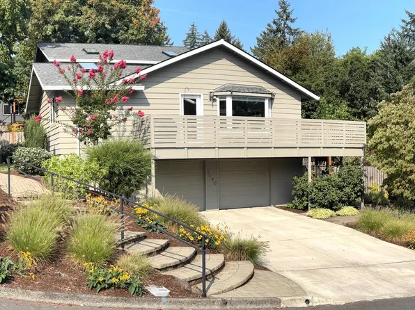 1640 Meadows Dr, Lake Oswego, OR 97034