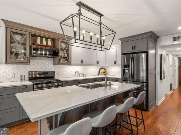 1503 Oakridge Ct, Decatur, GA 30033