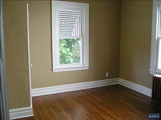5th image of 23 Jefferson St