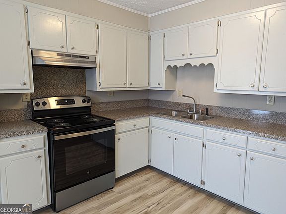 5th image of 506 Avenue Avenue E