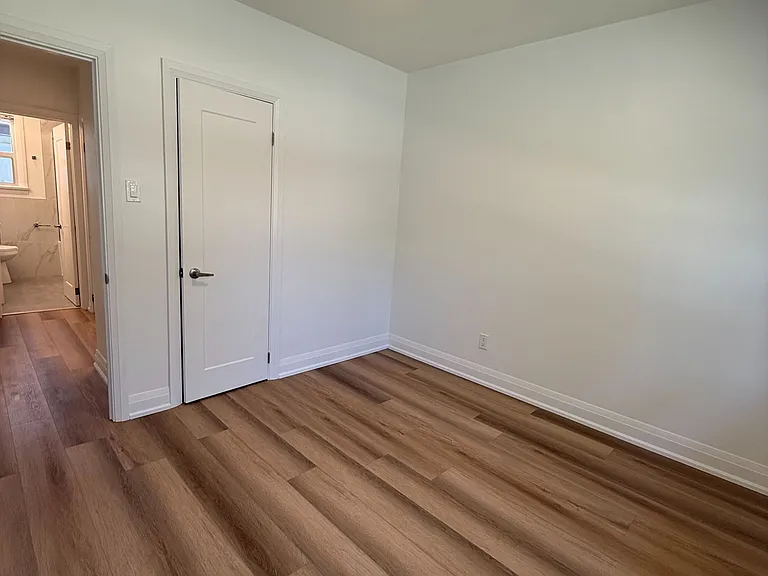 21 Chopin Ave — Photo 8