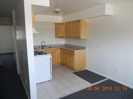 1st image of 812 W 83rd St APT 4