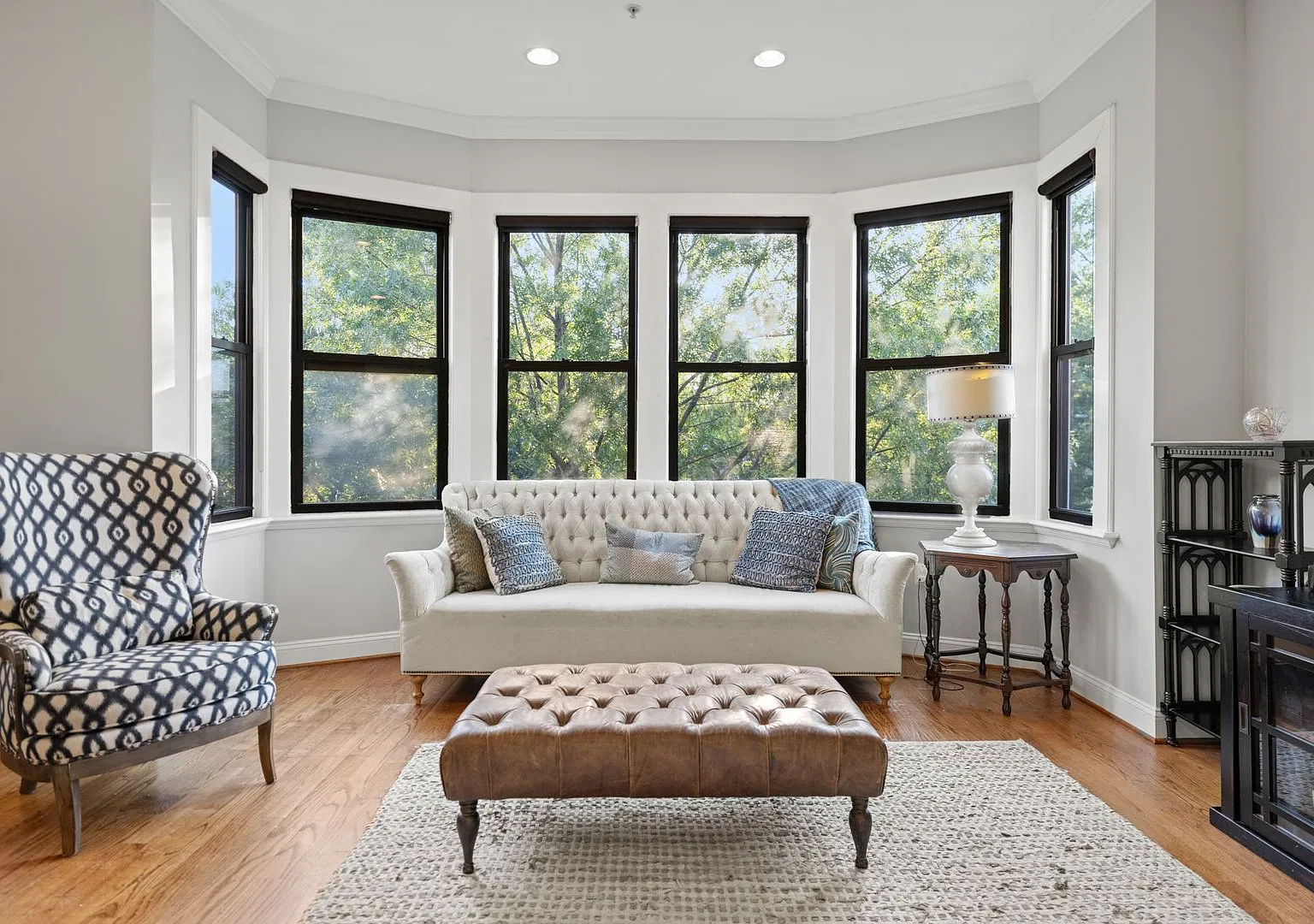 Capitol Hill Penthouse Condo | 2 Bed | 2 Baths | 1,100 Sf | Large Balcony — Photo 1