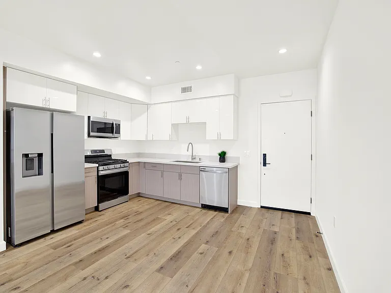 10247 Variel Ave — Photo 18