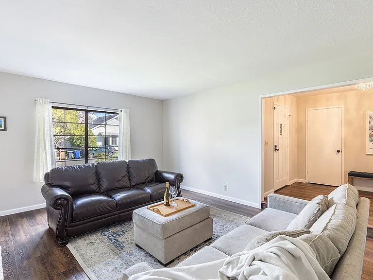 1045 Seymour St — Photo 19