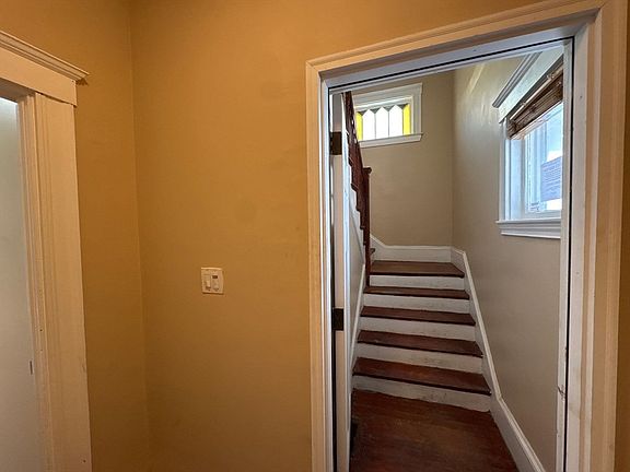 5th image of 10 Carmen St