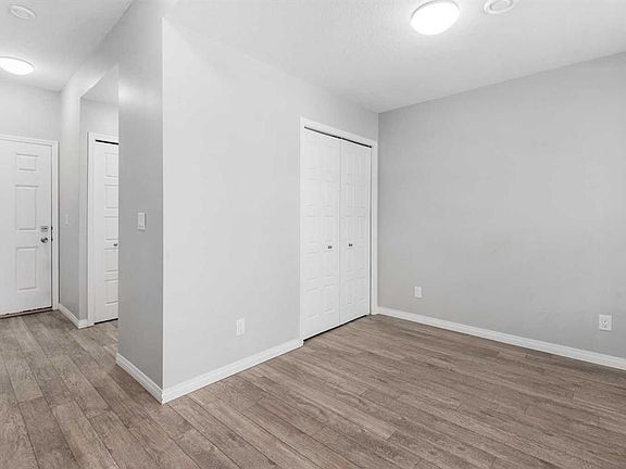 5th image of 280 N Williamstown Close NW #506