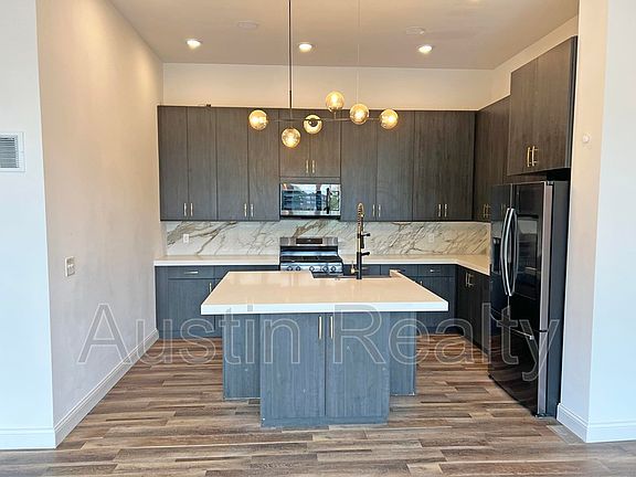 4th image of 4201 W Pine Blvd #106