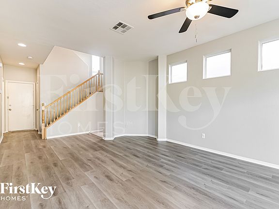 3rd image of 4946 Copperlyn St