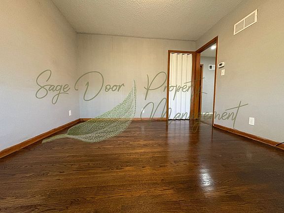 3rd image of 3213-3215 Marsh Ave #3213