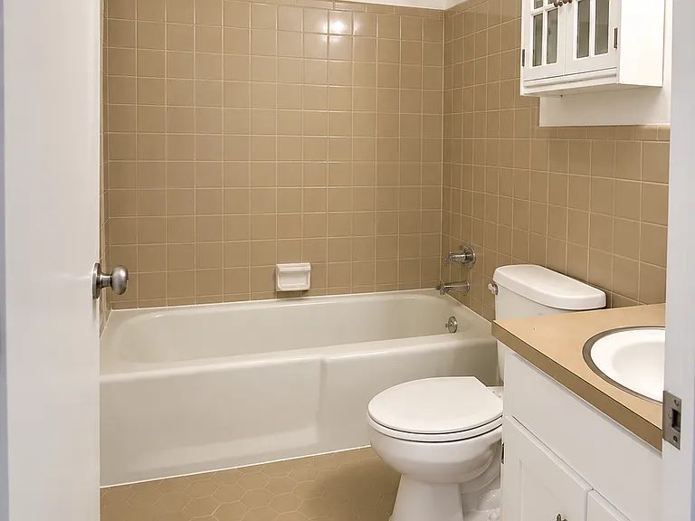 2880 Porter Glade Ct — Photo 5