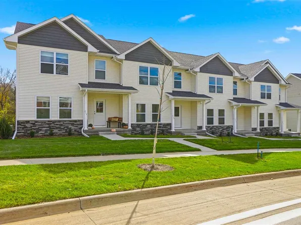 711 E Foster Rd, Iowacity, IA 52245