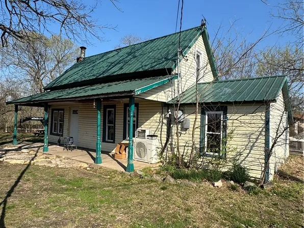 103 S Maple St, Omaha, AR 72662