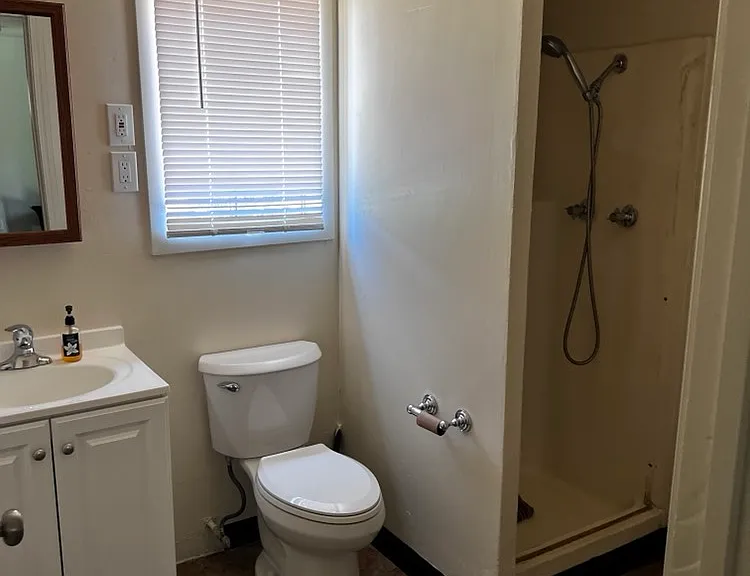300 Hughes Ln #1/2 — Photo 9