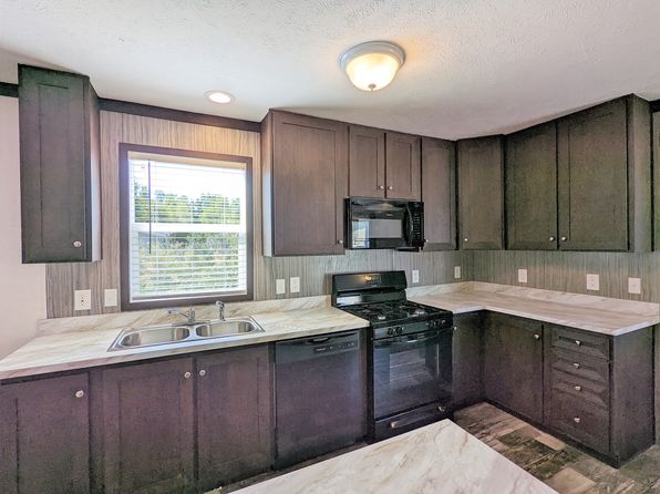 9132 Windward Dr #213, Algonac, MI 48001