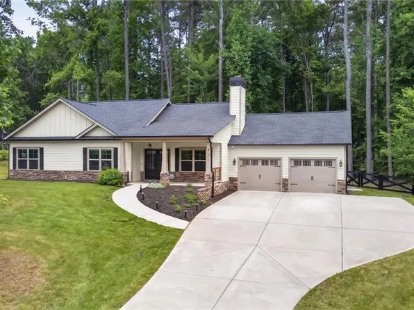 218 Sunset Cv, Ellijay, GA 30540