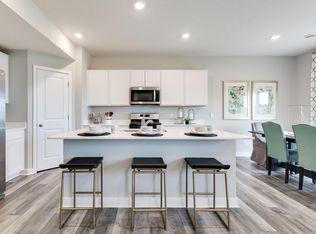 2055 Rainier Dr, Shakopee, MN 55379