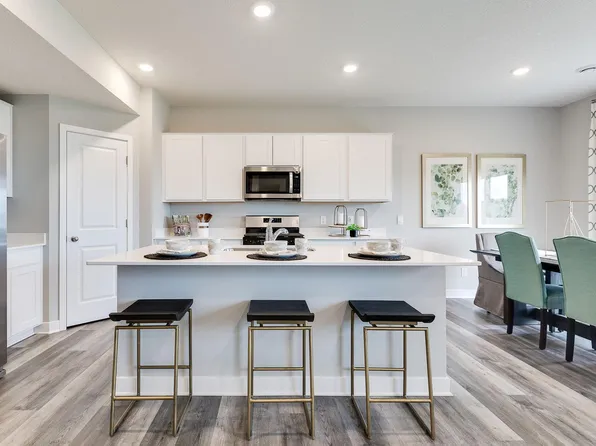 2055 Rainier Dr, Shakopee, MN 55379